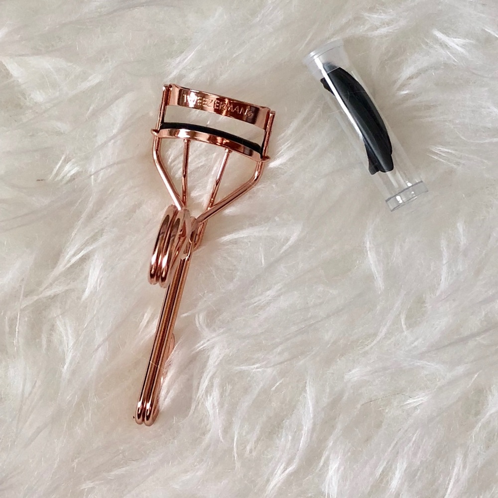 Rose gold Tweezerman eyelash curler